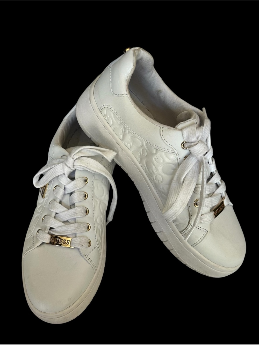 GUESS White Low-Top Logo Embossed Sneakers with Gold Accents size 8.5